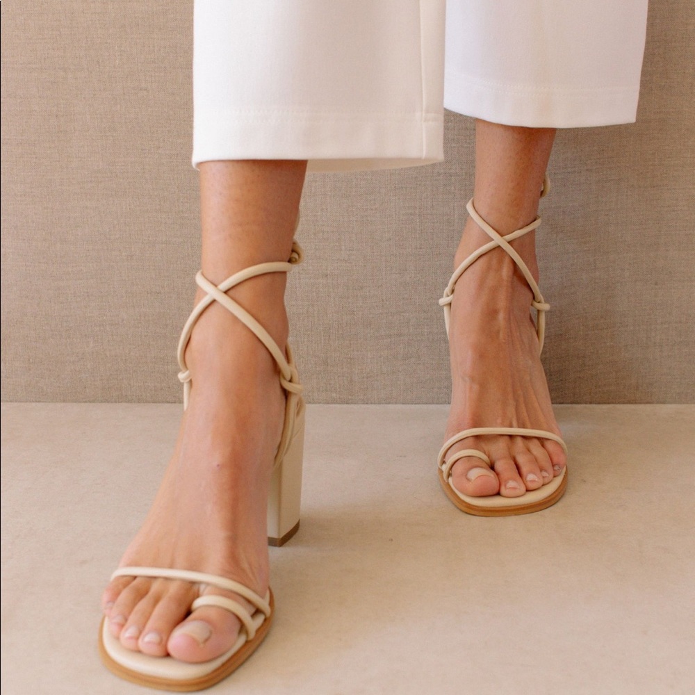 ALOHAS Grace Heel, Ivory, size 8 - NEVER WORN!